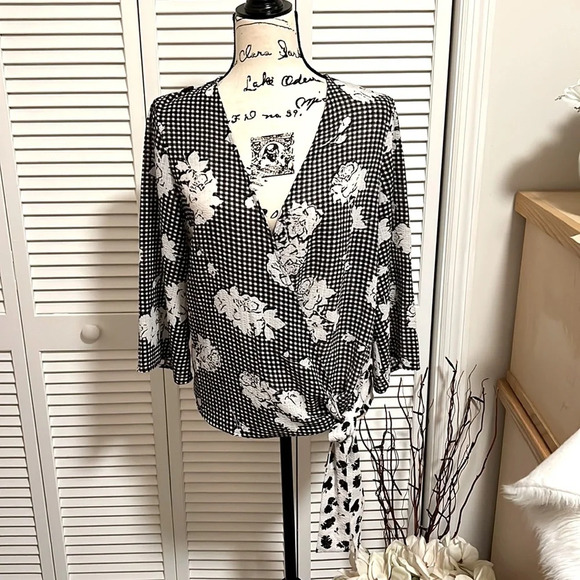 Spense Tops - NWOT Black & White Floral Wrap Tie Blouse